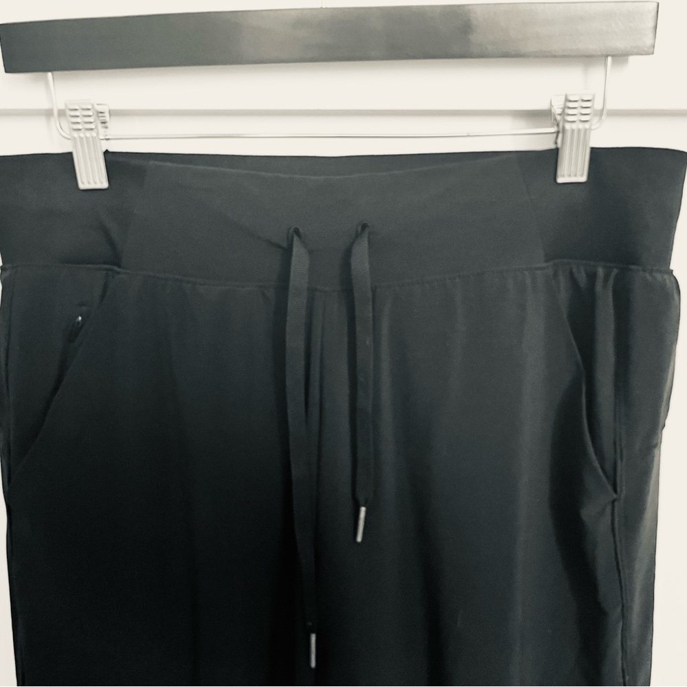 All In Motion Women’s Lined Winter Woven Joggers Size M Color Black NWOT